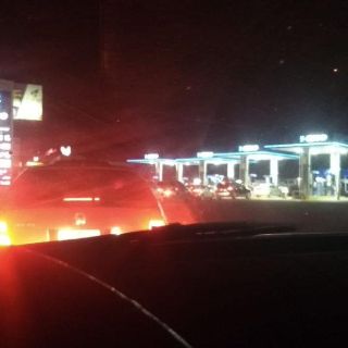 Regresan las filas a gasolineras tras rumor de escasez
