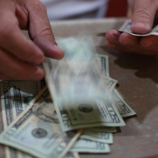 Peso cierra con depreciación, tras nueve semanas de ganancias