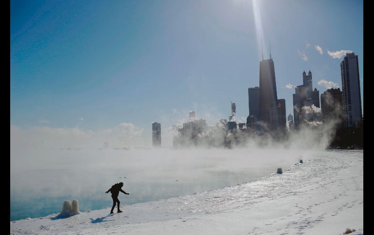 En la ciudad de Chicago, la segunda más grande en Estados Unidos, la sensación de frío fue aún peor a los indicadores del termómetro debido a los fuertes vientos que regularmente registra esa región. AP