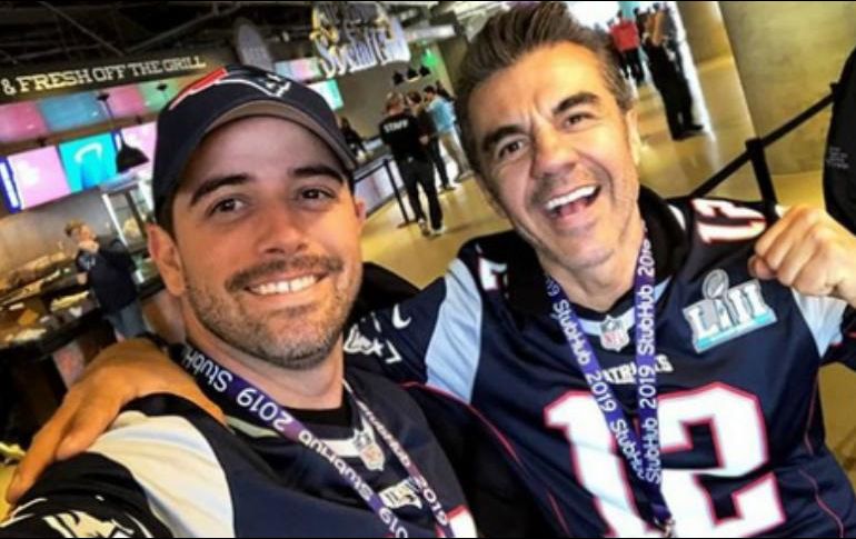 El cantante Mane de la Parra y Adrián Uribe. INSTAGRAM /