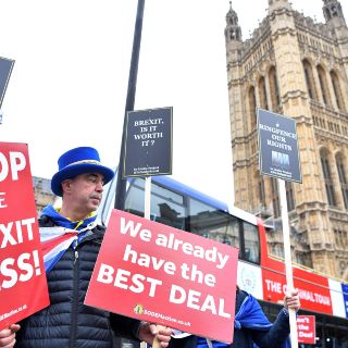 Theresa May planeará "nuevas ideas" para el "brexit"
