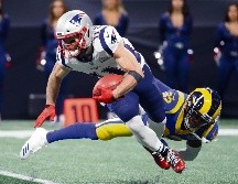 Julian Edelman tuvo 10 atrapadas para 141 yardas y así convertirse en el séptimo receptor en la historia en llevarse los honores al Más Valioso en un Super Bowl. AP / Semansky