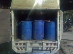 Tras leerle sus derechos, el implicado, el vehículo y la gasolina hurtada fueron trasladados ante el agente del Ministerio Público de la Federación con sede en Texcoco. TWITTER / @SS_Edomex