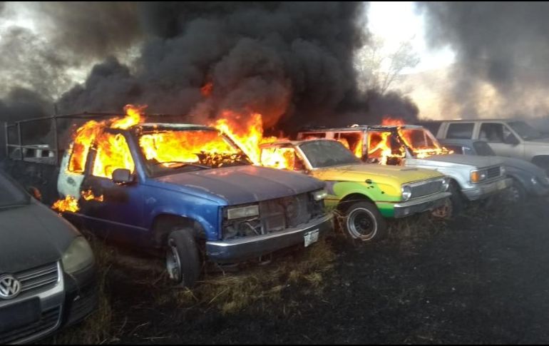 A las labores se sumaron bomberos estatales, de Tlajomulco, Tlaquepaque y Zapopan. TWITTER@PCJalisco