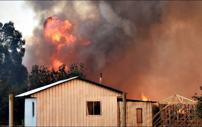 Se declararon en total 108 incendios, de los que 36 continuaban activos este lunes, 50 están bajo control y 22 extinguidos. AFP/STR