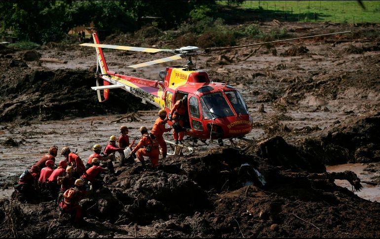 Los equipos de rescate buscan a 199 mineros que se reportan como desaparecidos. AP/L. Correa