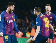 Lionel Messi (#10) salió lesionado del juego ante Valencia. AP