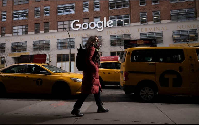 Google+ fue lanzado en junio de 2011 con el propósito de competir contra Facebook, siendo la tercera red social con más usuarios en el mundo. AP /  M. Lennihan