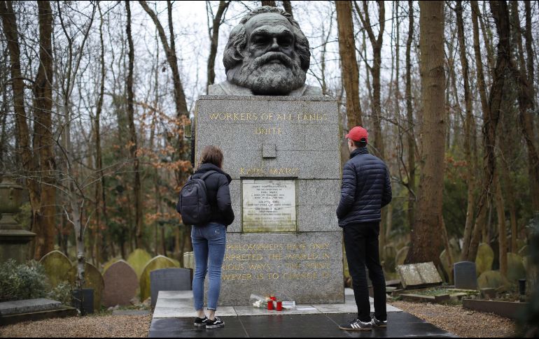 El monumento que conmemora a Marx es propiedad de la Fundación Tumba de Marx, que será la que decidirá si se restaura la lápida dañada. AFP / T. Akmen