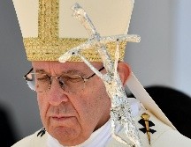 El Pontífice informa que algunos clérigos fueron suspendidos por abusar de las religiosas, pero señala que el maltrato de las mujeres es un problema en la sociedad en general. AFP / V. Pinto
