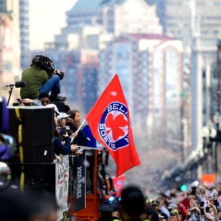 Miles de personas celebran título de Patriots en Boston