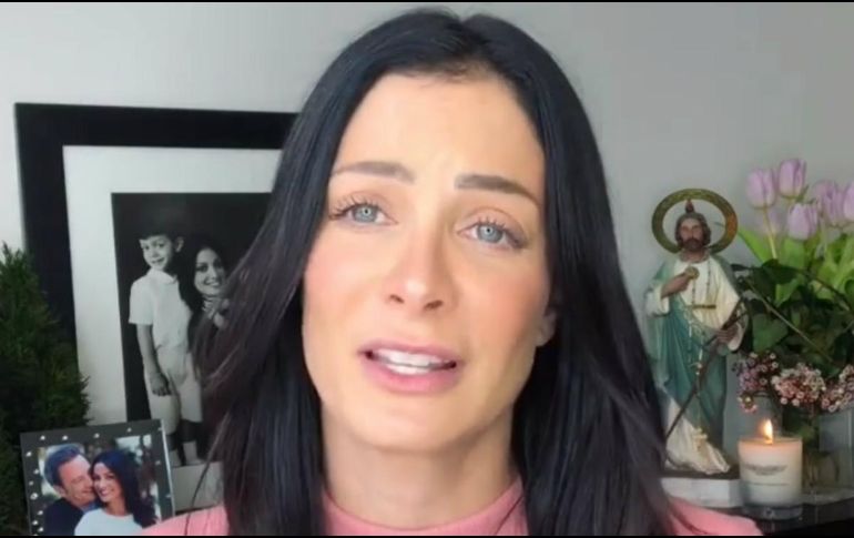 La modelo aseguró que ya le removieron la parte mala que tiene en su rodilla y aseguró estar bien. INSTAGRAM