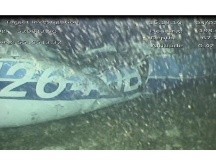 Imagen que muestra los restos del avión N264DB en el que viajaba el futbolista argentino Emiliano Sala, este lunes en el fondo del Canal de la Mancha. EFE/CORTESÍA