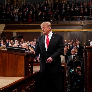 Trump pide "compromiso" en discurso del Estado de la Unión