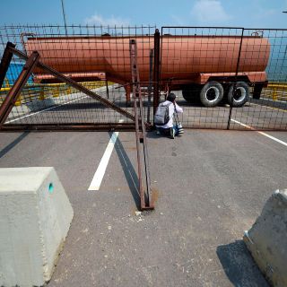 Intentan bloquear ingreso de ayuda humanitaria en Venezuela
