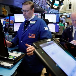 Wall Street cierra con ligeras pérdidas