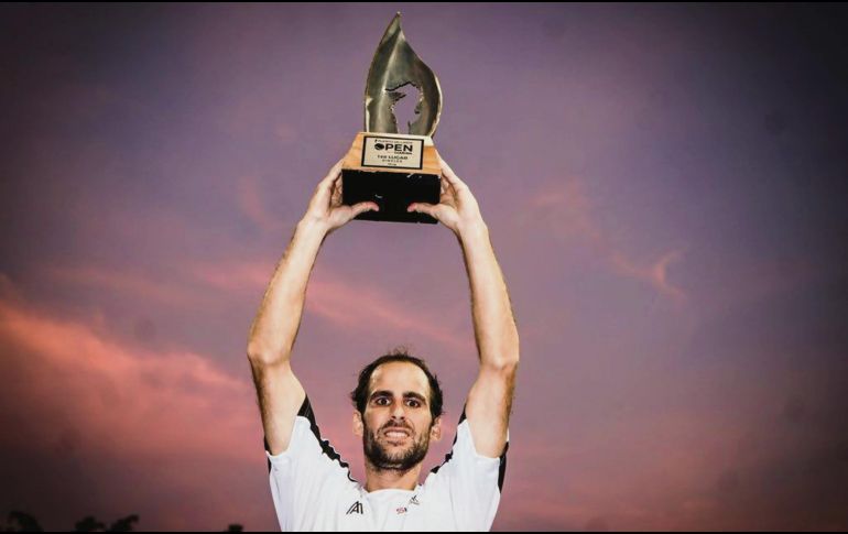 Adrián Menéndez Maceiras fue el campeón de la primera edición del Puerto Vallarta Open. FACEBOOK / PUERTO VALLARTA OPEN
