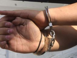 Los cuatro hombres son detenidos luego de encontrarlos con 17 recipientes, de 40 litros de capacidad cada uno. EL INFORMADOR / ARCHIVO