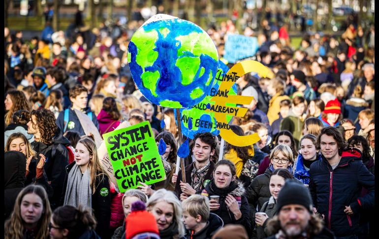 Estudiantes protestan en La Haya, Holanda, para exigir medidas urgentes para combatir el cambio climático. AFP/ANP/R. de Waal