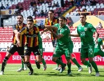 ''Otra vez no hemos comenzado fuertes, lo hemos hecho con muchos titubeos (…) se debe mejorar muchísimo en la Liga para comenzar a escalar y buscar el ascenso a como dé lugar'', indicó. TWITTER / @LeonesNegrosCF