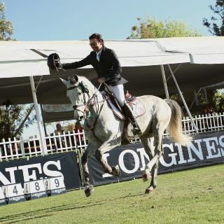 Francisco Pasquel luce en León