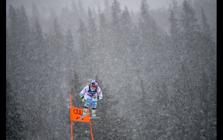 La estadounidense Lindsey Vonn compite en el descenso combinado del Campeonato Mundial de esquí alpino en Are, Suecia. AFP/F. Marit