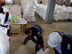 Maduro alega que no hay ninguna crisis humanitaria y culpa de la carestía a sanciones impuestas por Estados Unidos. AFP/ R. Arboleda