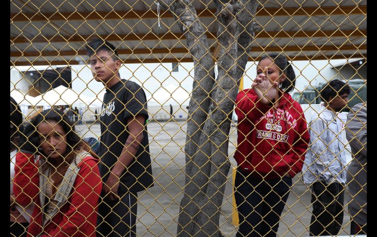 Sobre la vigilancia a los migrantes, autoridades argumentan que es por su propia seguridad pero el portavoz del gobierno de Coahuila, José Borrego, también reconoció que era para evitar un intento masivo de cruzar el río Bravo.