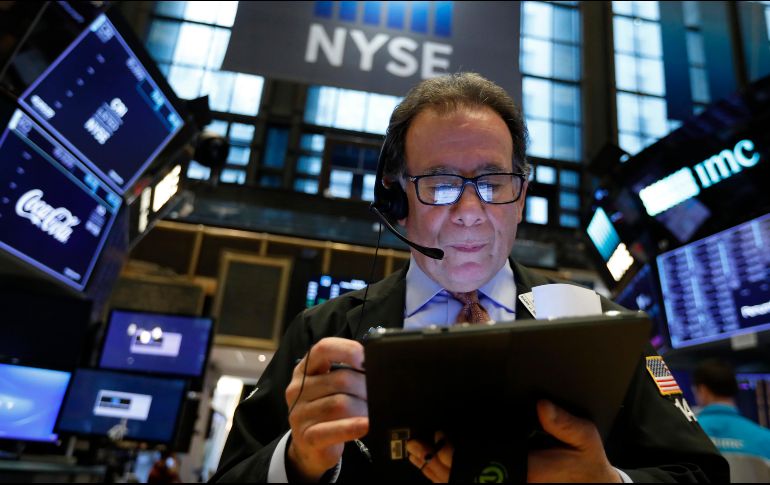 La plaza bursátil mexicana terminó la semana con un balance negativo en 1.27 por ciento respecto al viernes anterior. AP/R. Drew