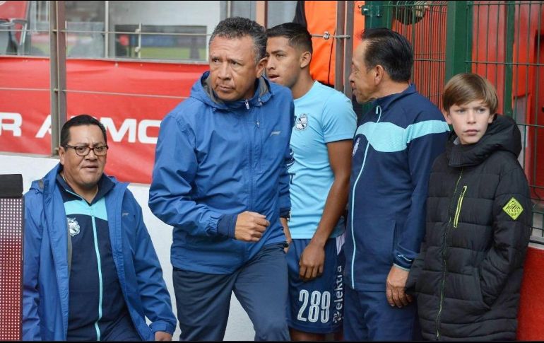Octavio Becerril se quedará como parte del cuerpo técnico de José Luis Sánchez Solá en su nueva etapa al frente del Puebla. TWITTER/picasbecerril