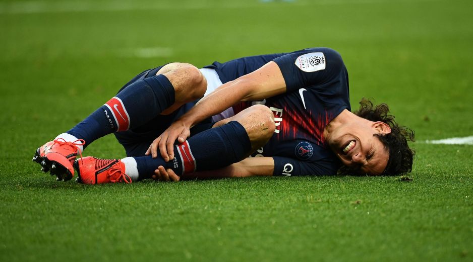 Cavani se perfilaba como titular en Old Trafford el martes junto a Mbappé, pero con la lesión este plan podría cambiar. AFP/A. Poujoulat