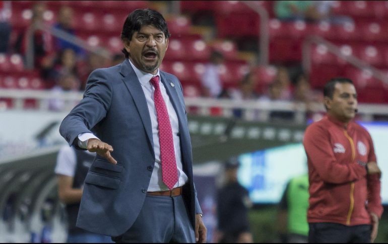 El técnico destaca la entrega de su equipoy la actuación de Ronaldo Cisneros, que entró de cambio para marcar el tercer gol de Chivas.  MEXSPORT/ARCHIVO
