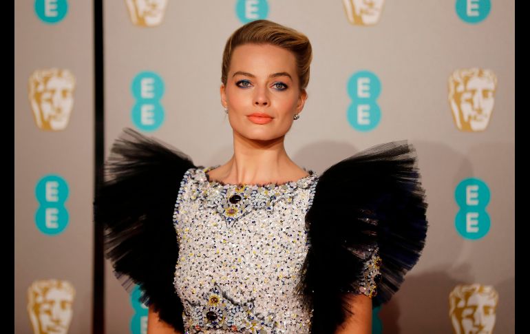La actriz Margot Robbie  llega a la entrega de los premios Bafta en Londres.