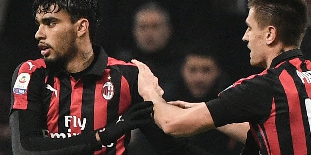 Ex jugador del Flamengo dedica primer gol en Italia a v&iacute;ctimas de incendio