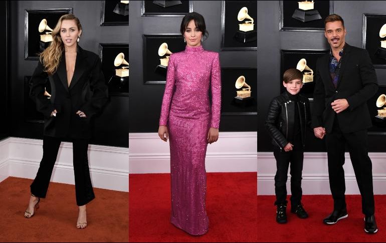 Miley Cirus, Camila Cabello y Ricky Martin acompañado con uno de sus hijos desfilan por la alfombra roja de los Grammy. ESPECIAL