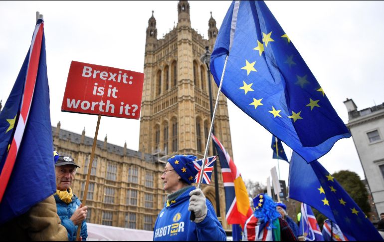 Según una encuesta, 53% de los británicos está a favor de posponer la salida de la UE, lo que podría derivar en una segunda consulta popular o en otra ronda de negociaciones. EFE/Archivo