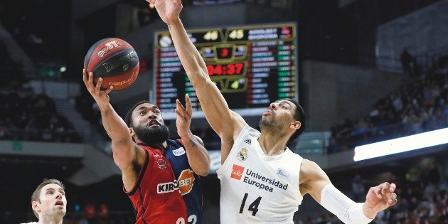 Real Madrid gana con Ay&oacute;n en la duela