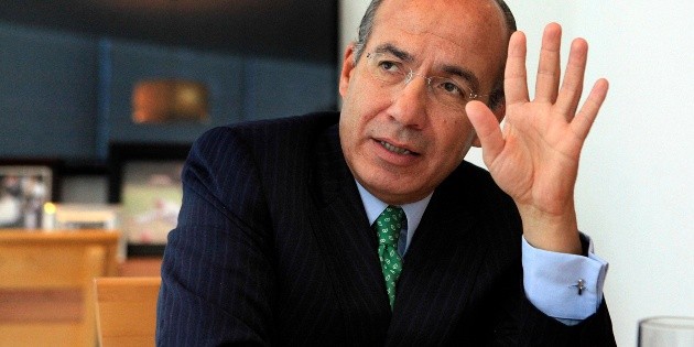 Inversi&oacute;n privada redujo costos para CFE, dice Felipe Calder&oacute;n sobre contratos