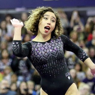 Katelyn Ohashi consigue otra calificación perfecta en gimnasia