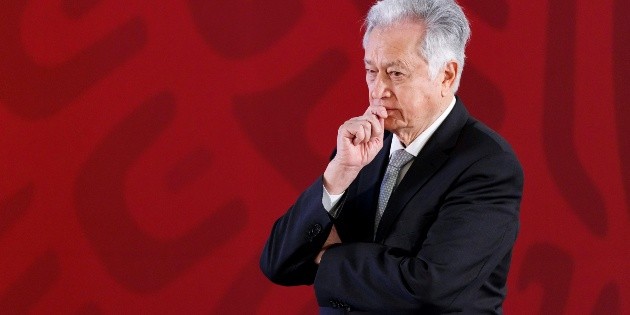 Bartlett se&ntilde;ala a Calder&oacute;n y ex funcionarios de "desmantelar" CFE