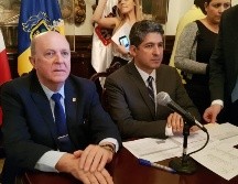 En la imagen Miguel Ángel Navarro, rector de la UdeG, (izq) y Juan Carlos Flores Miramontes, secretario de Educación Jalisco (der). EL INFORMADOR / S. Blanco