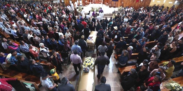 Entregan apoyos emergentes a afectados de explosi&oacute;n en Tlahuelilpan