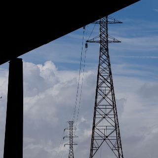 Gobierno de AMLO acusa a Calderón y ex funcionarios de desmantelar la CFE