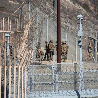 California retirará sus tropas de la frontera con México