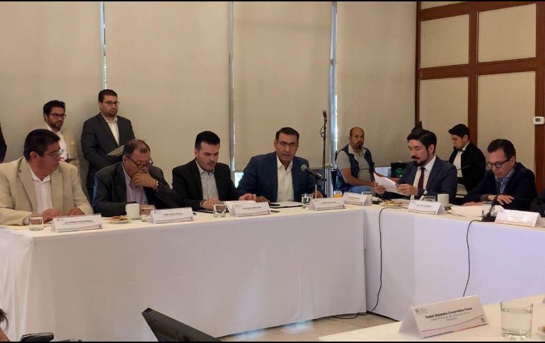 Aunque Zamora propuso que la mesa fuera integrada por alcaldes y autoridades estatales, el gobernador solicitó que se integraran a representantes de la iniciativa privada. TWITTER / @SalvadorZamoraZ