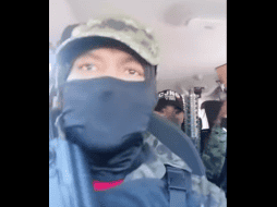 Dentro del vehículo, lanzan un mensaje de amenaza para aquellos que tengan intención de delinquir en la alcaldía Gustavo A. Madero. YOUTUBE / Miguel Angel Salinas