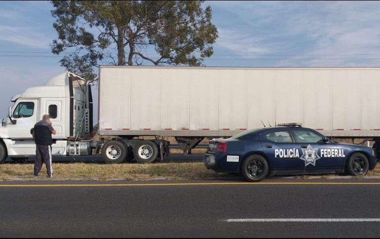 La Policía Federal logra recuperar la unidad de carga y la mercancía. TWITTER / @PoliciaFedMx