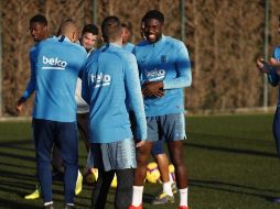 Umtiti sufría una lesión en el cartílago de su rodilla izquierda. TWITTER/@FCBarcelona_es