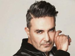 El actor charla sobre la puesta en escena “Dos más dos”. FACEBOOK / @MAURICIOISLASOFICIAL