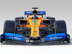 El coche combina los colores naranjas para el cuerpo del bólido y los azules en los alerones. TWITTER / @McLarenF1